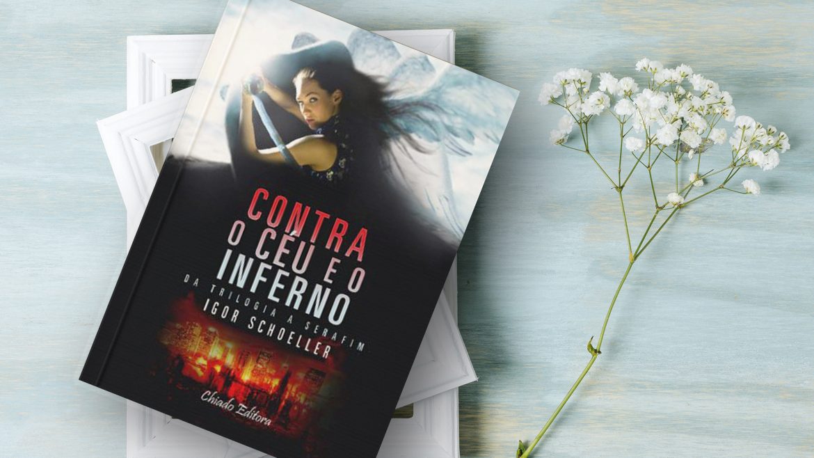 Livro "Contra o Céu e o Inferno" em cima de outros livros e uma flor branca ao lado